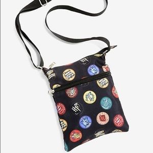 ⚡️NWT Harry Potter Badges Crossbody Bag Hogwarts